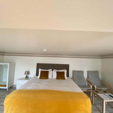 Harlestone Retreat (Adults Only) Hotel Northampton Bagian luar foto