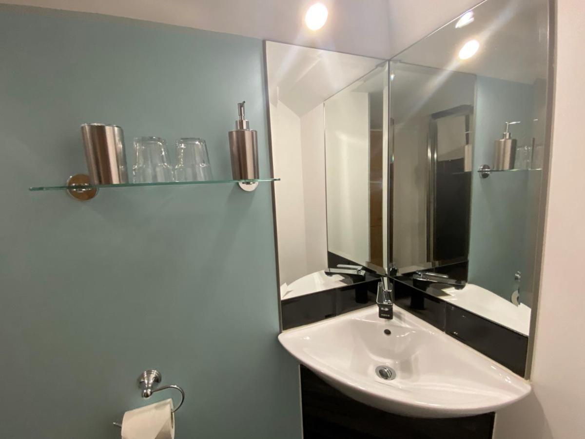 Harlestone Retreat (Adults Only) Hotel Northampton Bagian luar foto