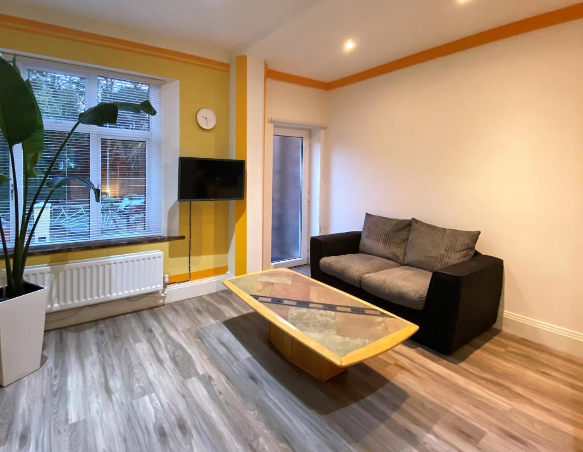 Harlestone Retreat (Adults Only) Hotel Northampton Bagian luar foto