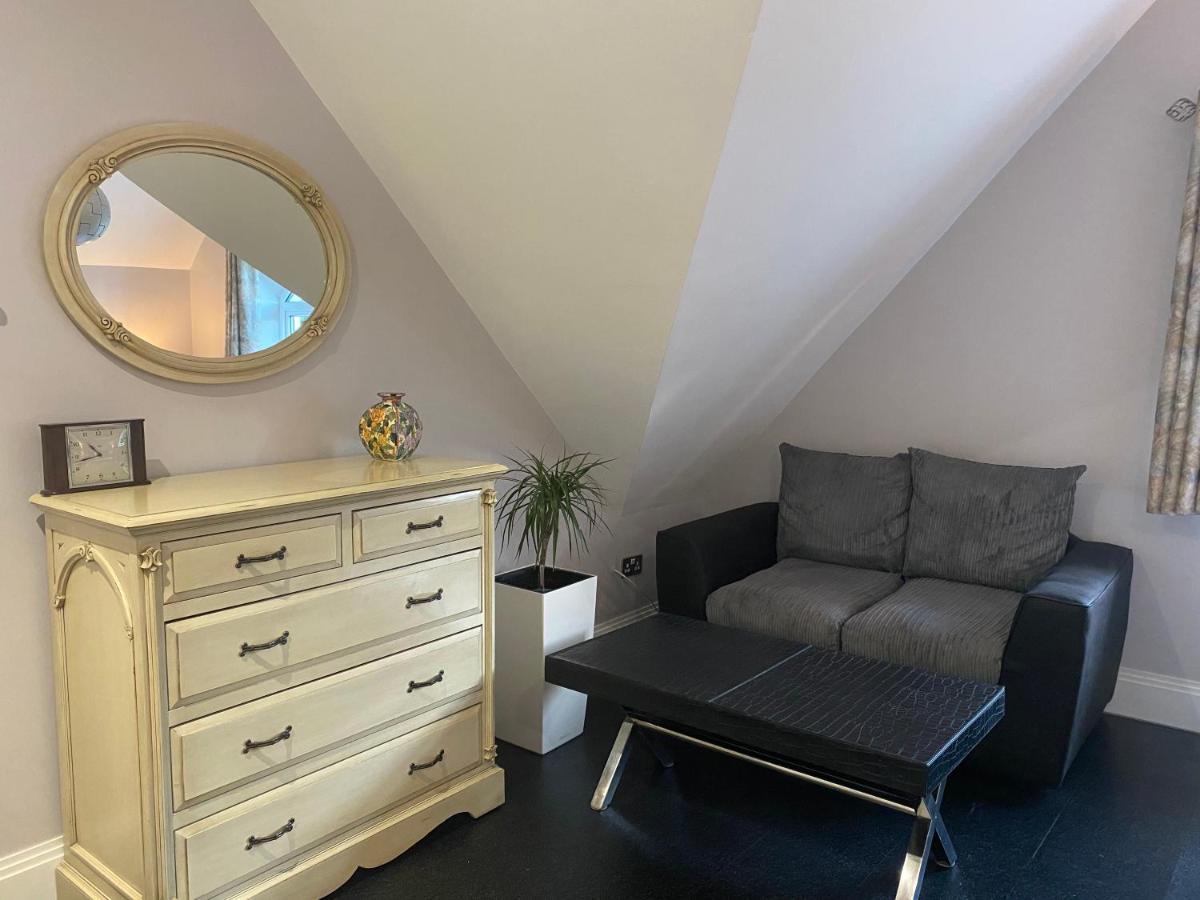 Harlestone Retreat (Adults Only) Hotel Northampton Bagian luar foto