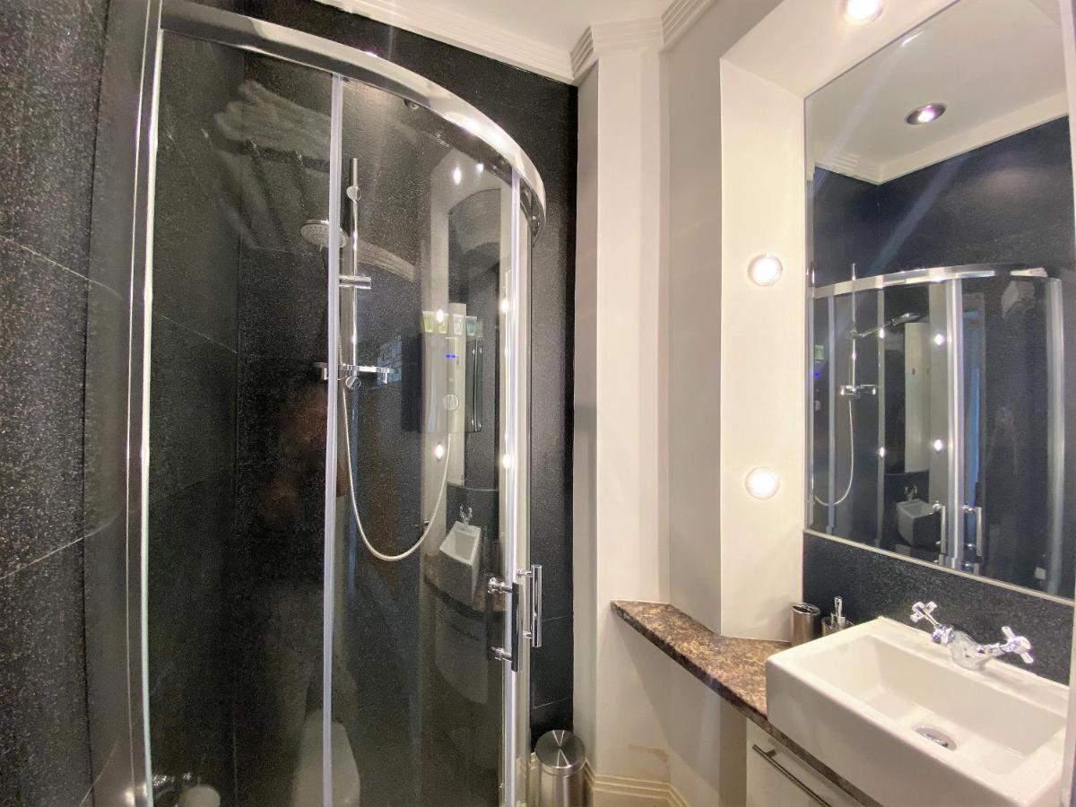 Harlestone Retreat (Adults Only) Hotel Northampton Bagian luar foto