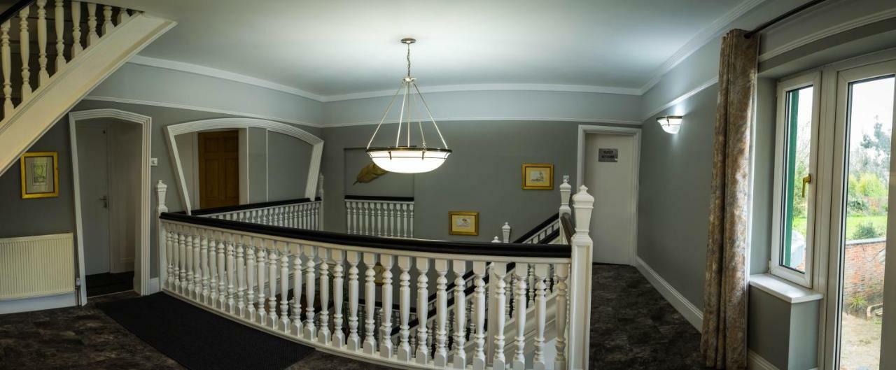 Harlestone Retreat (Adults Only) Hotel Northampton Bagian luar foto